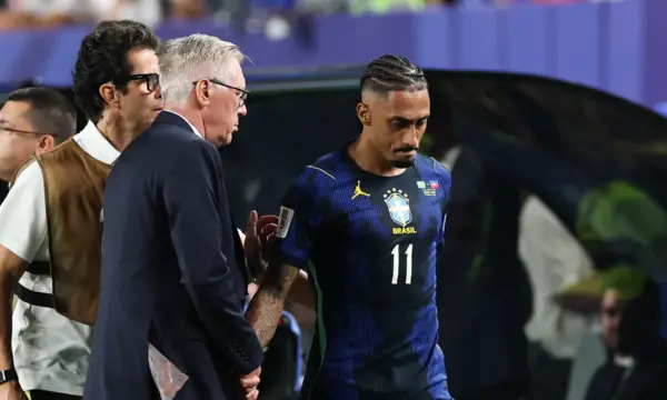 Ancelotti i përgjigjet Laportës për Raphinhan: Brazili nuk merr kërkesa nga klubet