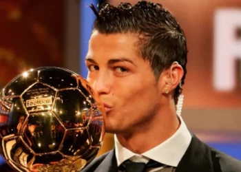 Ronaldo fiton çmimin “B.O.A.T.” për herë të parë, ‘kunja’ për Messin: Futbolli u përket fansave