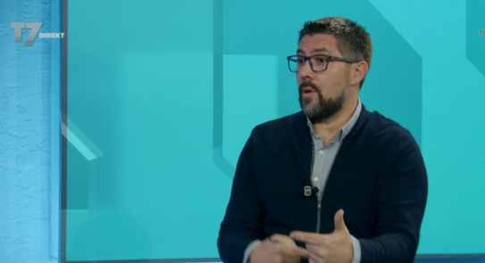 Krasniqi: Shoqëria jonë i ka faj sot djalit 12 vjeçar të Arlindës, që përfundoi në strehimore