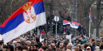 Demokratët Evropianë alarmojnë për shkatërrim të dokumenteve zyrtare në Serbi pas humbjes së Vuçiqit, ministria i mohon raportimet