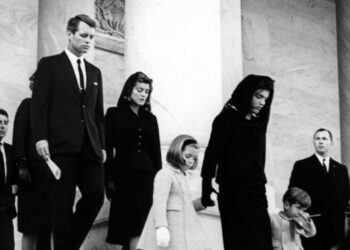 “Mallkimi” i familjes Kennedy godet sërish/ Mbesa e Robert ndërron jetë në moshën 42-vjeçare